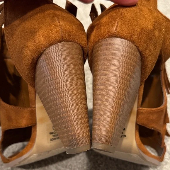 Brown Fringe Heeled Sandals 7.5 - Picture 7 of 10